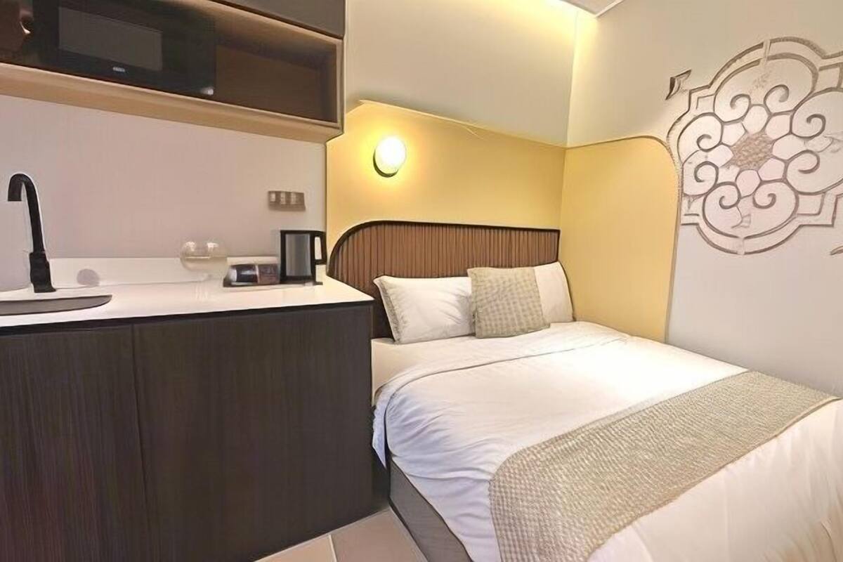 2 bedrooms, premium bedding, in-room safe, individually decorated