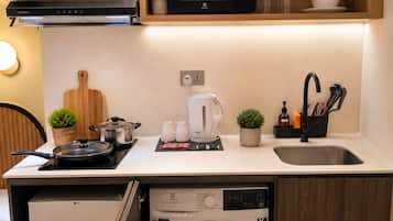 Microwave, electric kettle