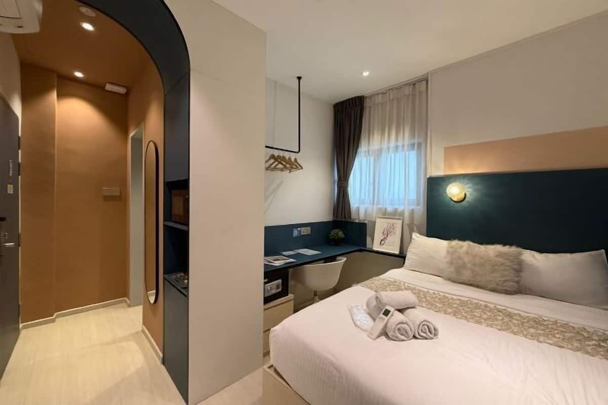 2 bedrooms, premium bedding, in-room safe, individually decorated