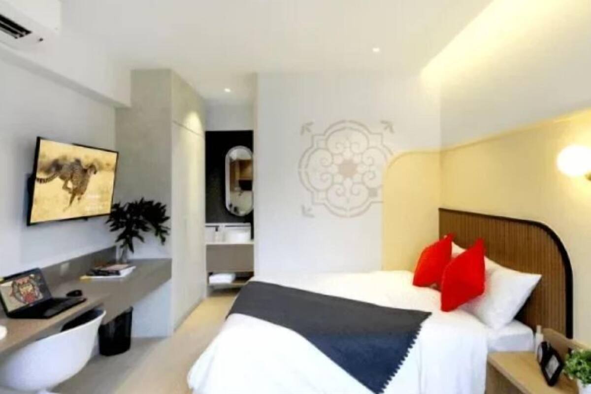 2 bedrooms, premium bedding, in-room safe, individually decorated