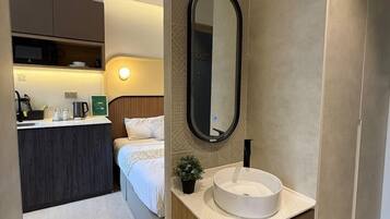 Monolocale Standard, 1 letto queen | Bagno | Doccia, doccia idromassaggio, asciugacapelli, bidet