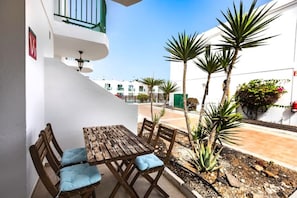 Outdoor dining - SUNSHINE SAN VALENTIN 144 (Corralejo)