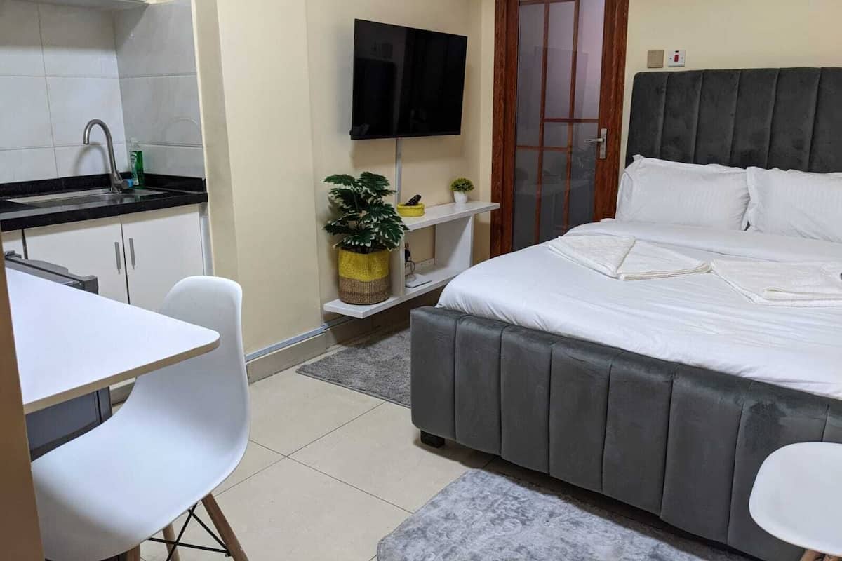 Superior Studio | Premium bedding, memory-foam beds, desk, laptop workspace