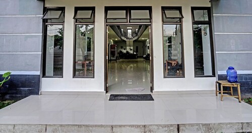 Hotel O Kambang Iwak Area Near Kambang Iwak Park Formerly Kerangga