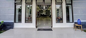 โรงแรม โอ กัมบังอิวัก แอเรีย ใกล้กัมบังอิวักพาร์ค เดิมชื่อเครางกา