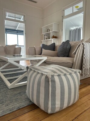 Living area - The Boat House (Albion)