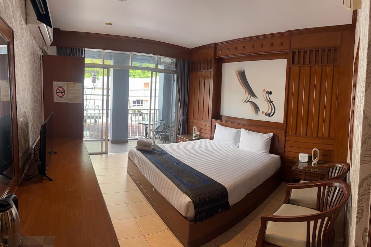 Superior Room | 1 bedroom, Egyptian cotton sheets, premium bedding, desk