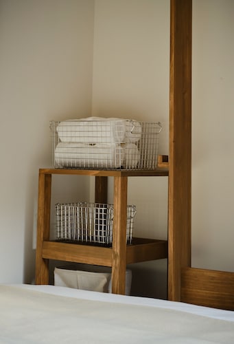 Premium Hanok near Anguk Station 5mins- 5mins from the ICN Airport bus STN