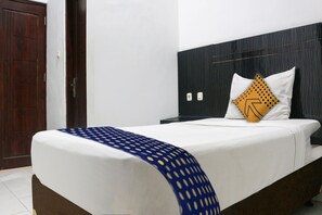 Free WiFi, bed sheets - SPOT ON 3605 Clarichie Guest House (Kupang)