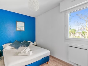 1 chambre, fer et planche Ă repasser, Wi-Fi, draps fournis