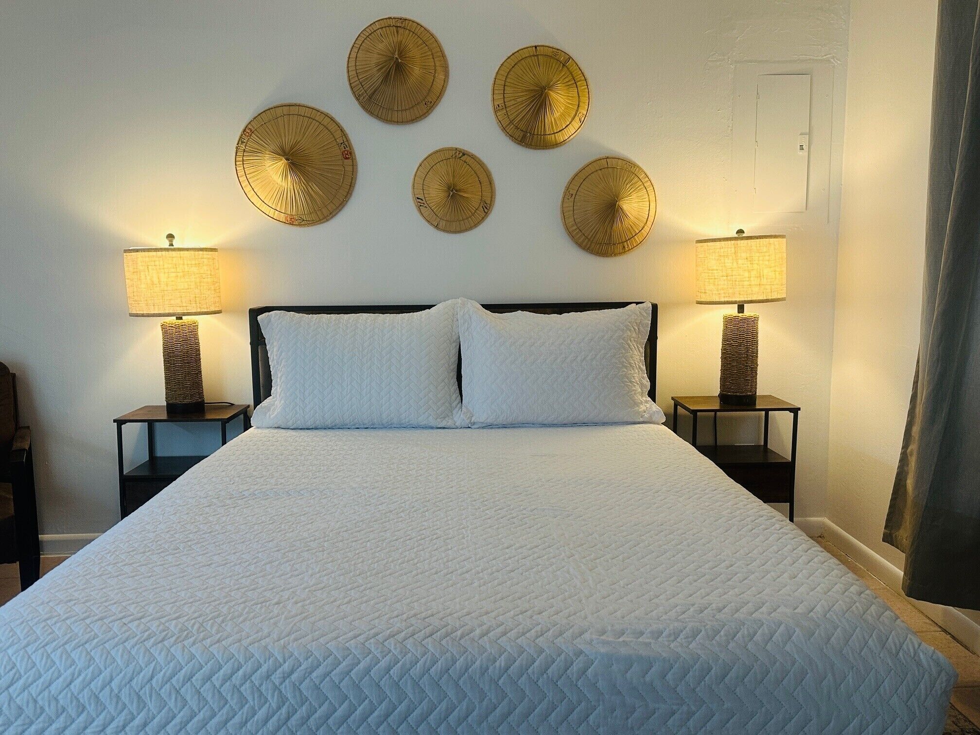 1 habitación, tabla de planchar con plancha, wifi gratis y ropa de cama 