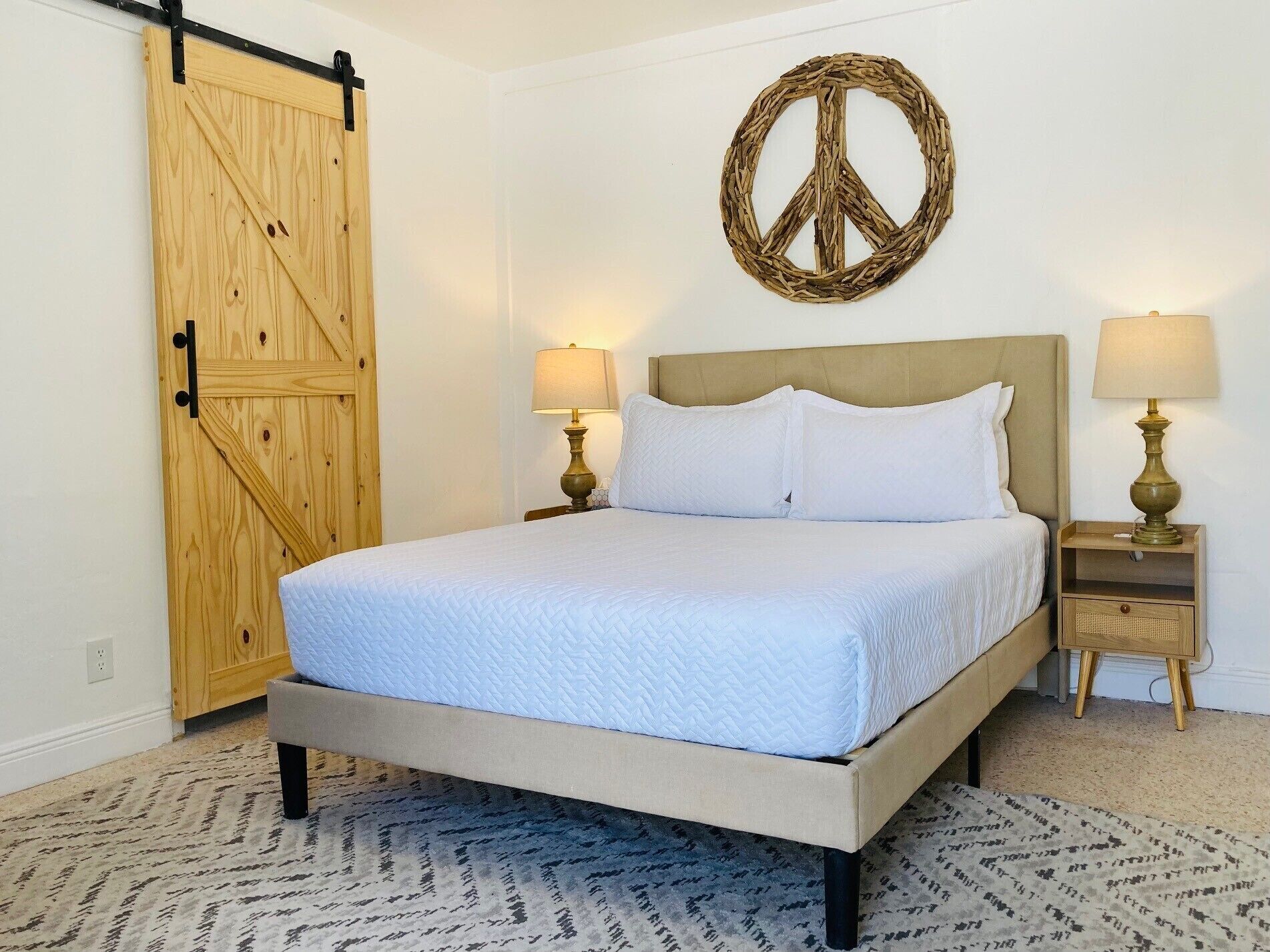 1 chambre, fer et planche à repasser, accès au Wi-Fi (inclus)