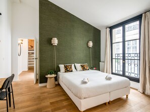 4 chambres, fer et planche à repasser, Wi-Fi, draps fournis