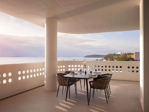 Executive Suite, 1 Double Bed, Ocean View | Premium bedding, desk, laptop workspace, soundproofing