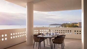 Executive Suite, 1 Double Bed, Ocean View | Premium bedding, desk, laptop workspace, soundproofing