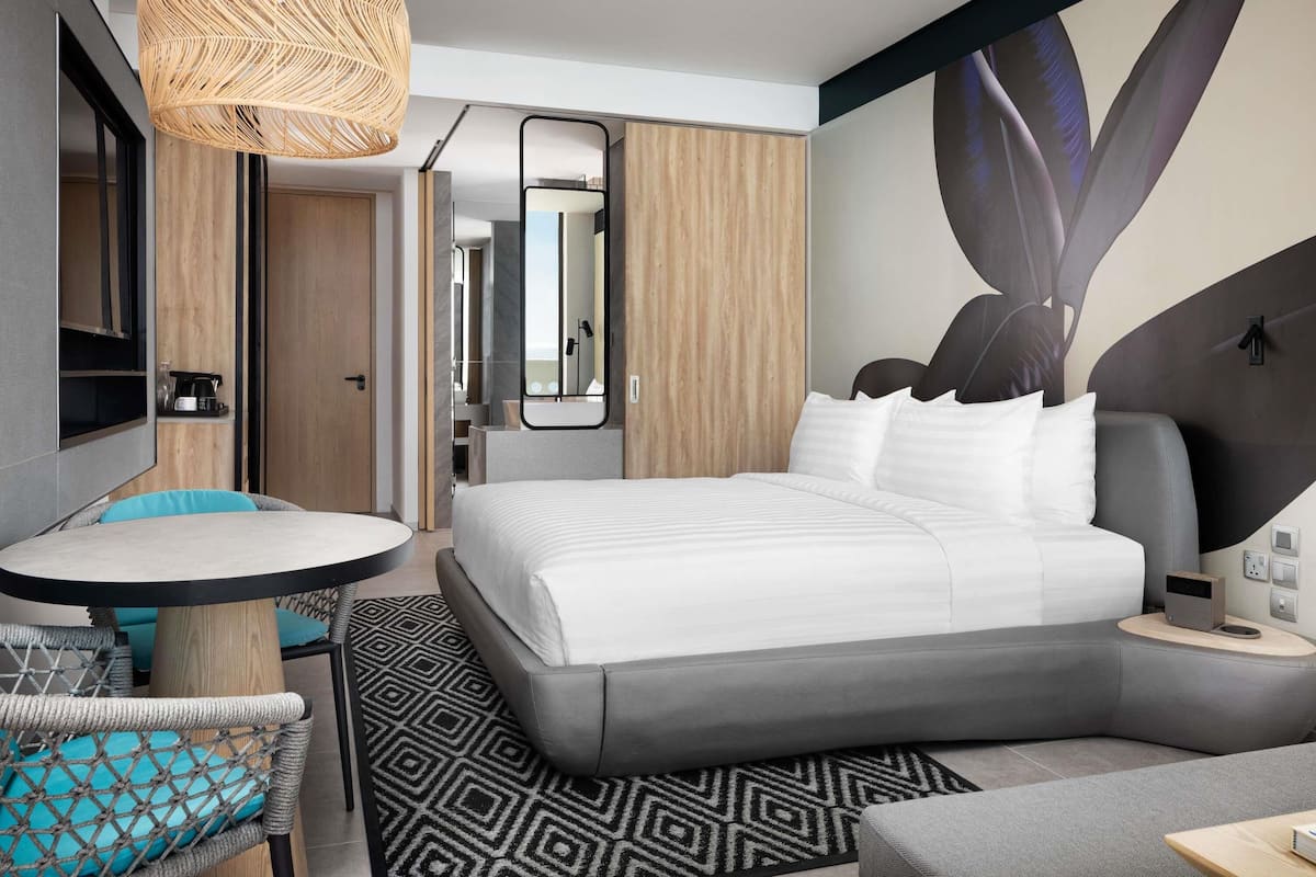 Ropa de cama de alta calidad y escritorio