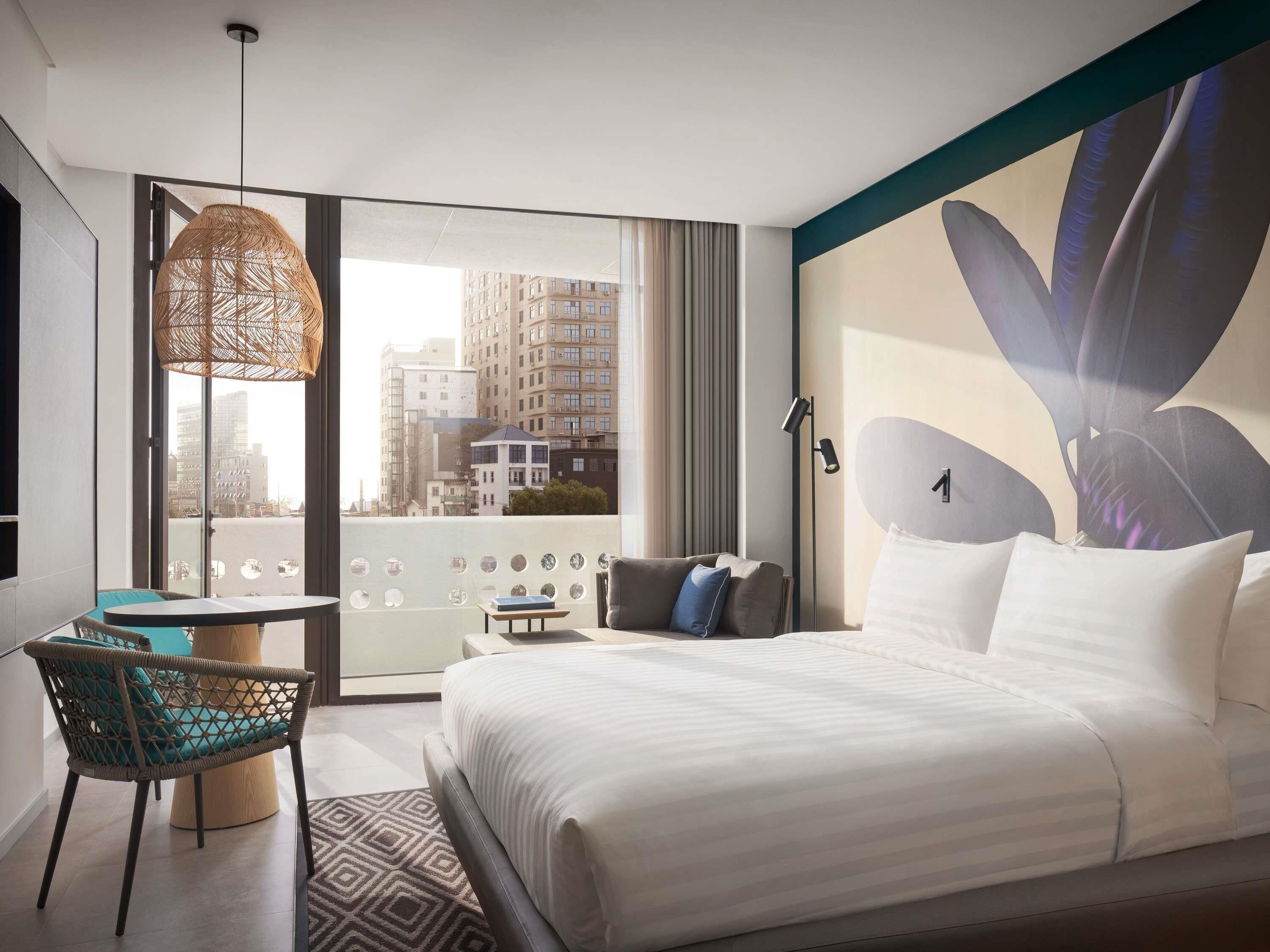 Quarto standard, 1 cama de casal, vista para a cidade | Roupas de cama premium, escrivaninha, espaço de trabalho para notebook