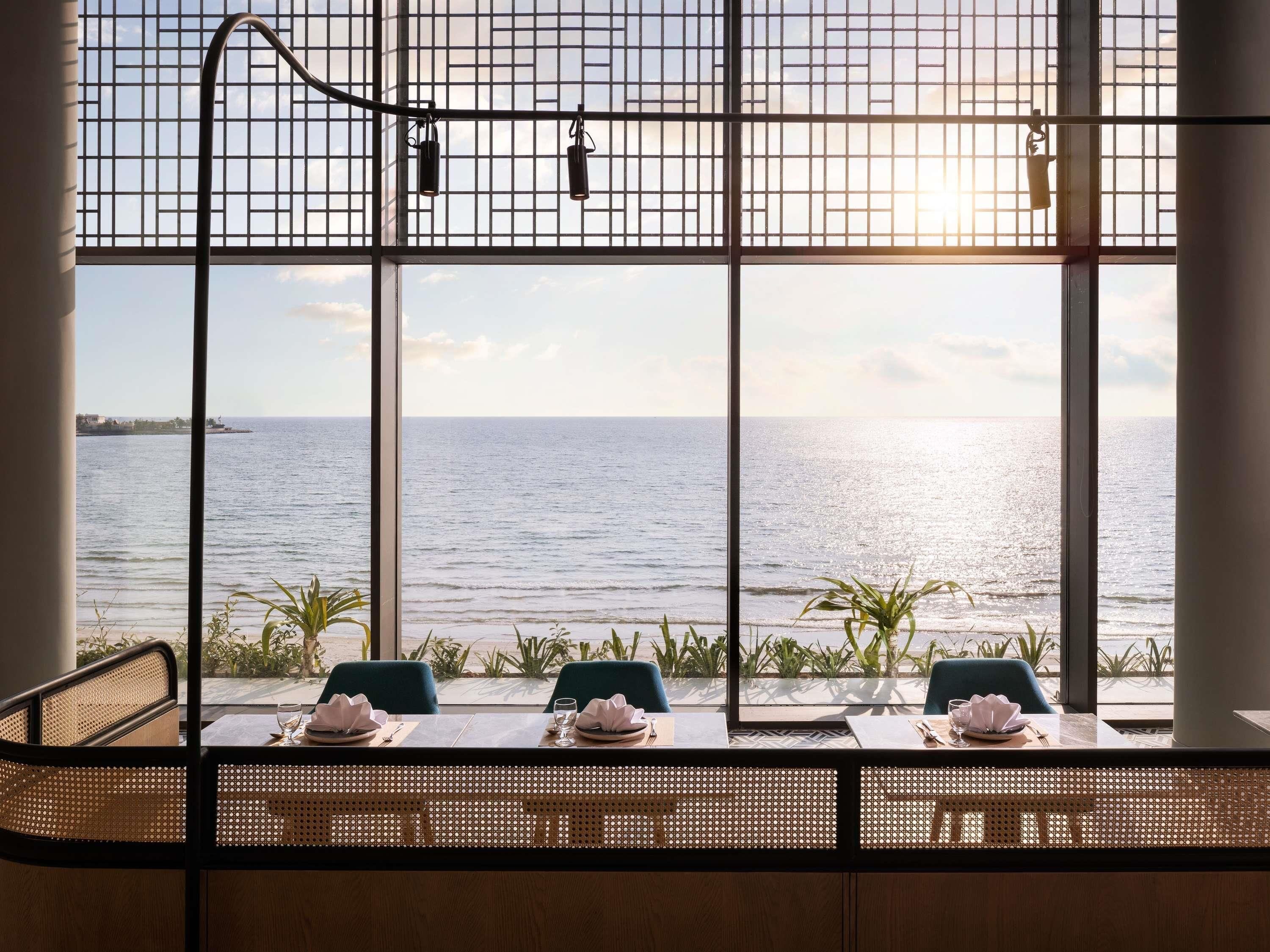 每日供应自助式早餐（每人 USD 18）