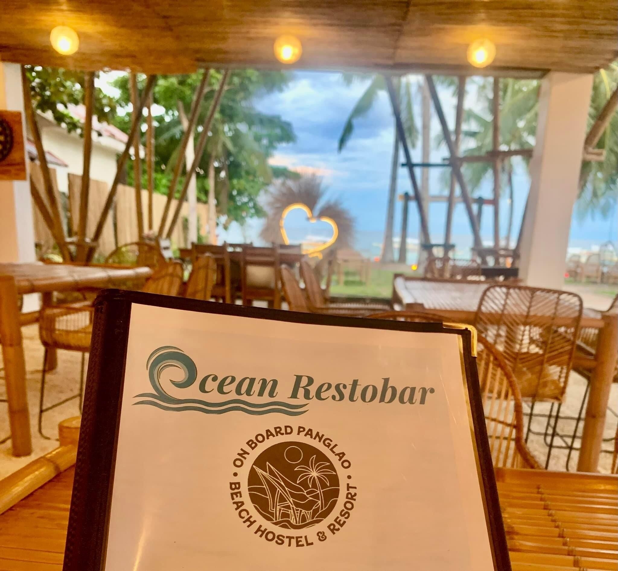 Menú a Ocean Restobar, un alberg i resort a la platja.