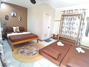 Standard Room, 1 Queen Bed, Garden View | Bed sheets - On Board Panglao Beach Hostel and Resort (Panglao)