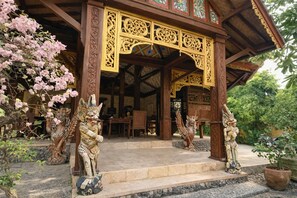 Front of property - Matahari Inn Kuta Lombok (Kuta)