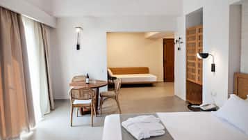 Studio Suite | Free cots/infant beds, free WiFi, bed sheets