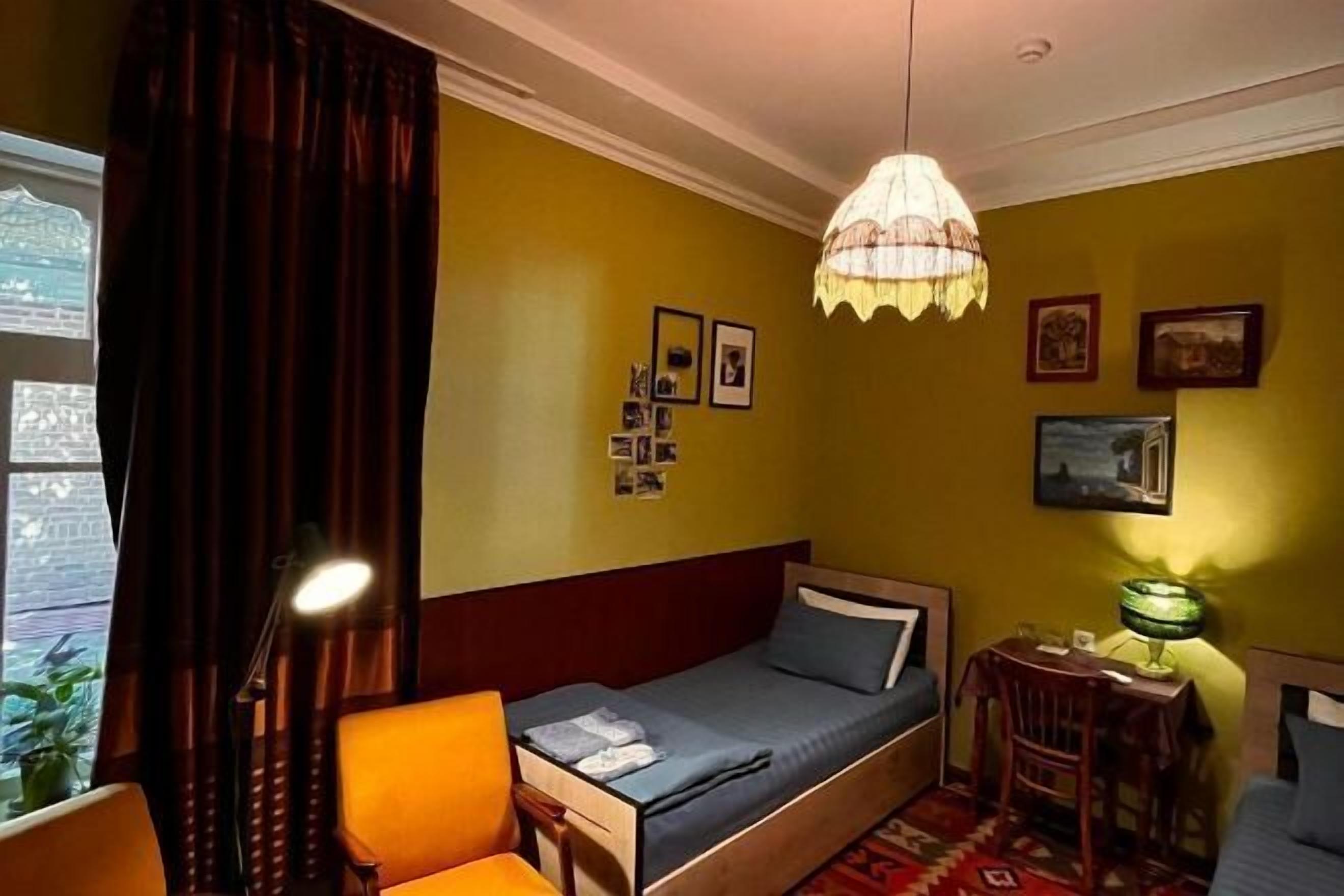 Desk, laptop workspace, iron/ironing board, free WiFi