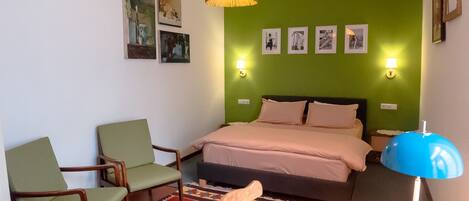 Design-Doppelzimmer | Schreibtisch, laptopgeeigneter Arbeitsplatz, Bügeleisen/Bügelbrett