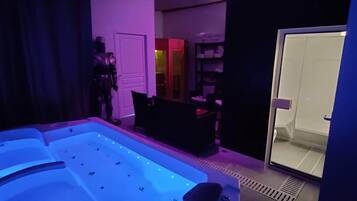 Sauna, bain Ă remous, hammam, massages sportifs, massages