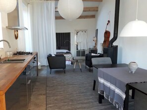 1 chambre, fer et planche à repasser, Wi-Fi gratuit, draps fournis