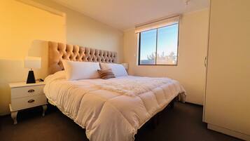 3 bedrooms, soundproofing, free WiFi, bed sheets