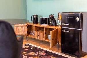 Deluxe Studio | Living area | 120-cm LED TV with digital channels, TV