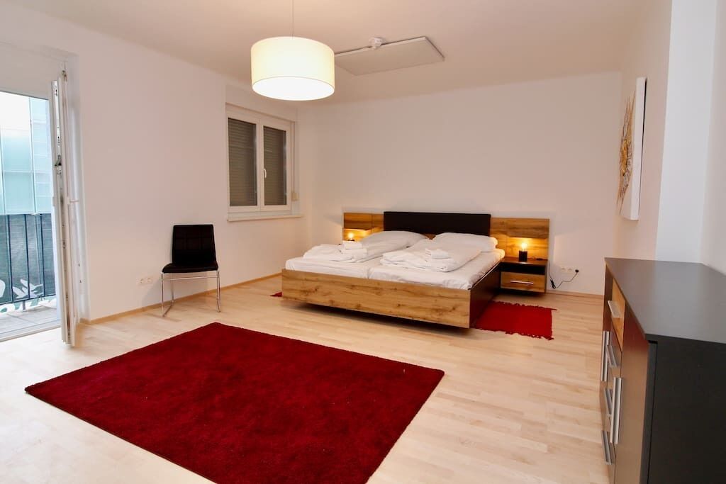 2 bedrooms, desk, iron/ironing board, WiFi (free)