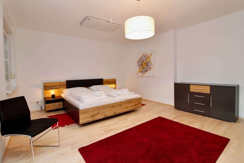 2 Schlafzimmer, Schreibtisch, Bügeleisen/Bügelbrett, kostenloses WLAN