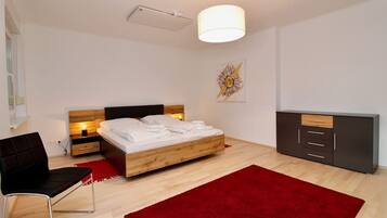 2 Schlafzimmer, Schreibtisch, Bügeleisen/Bügelbrett, kostenloses WLAN