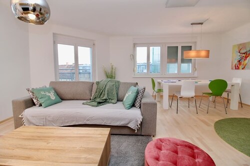 Graz central Penthouse Style Apt