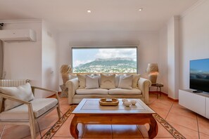 TV - Villa for rent in Calpe BELLISSIMA 14 pax and private pool (Calpe)