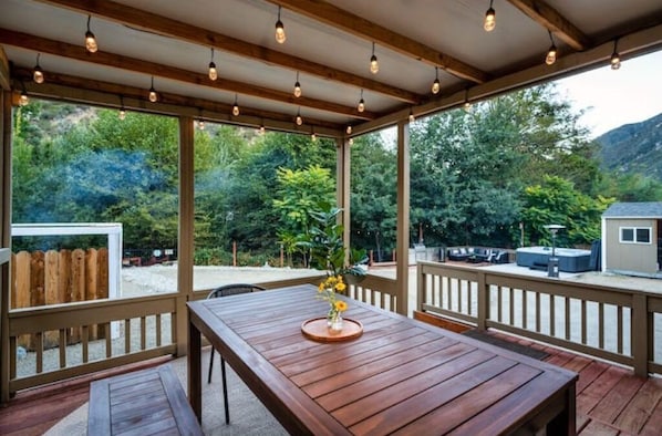 Outdoor dining