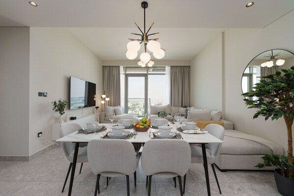 Comfort Apartment, 2 Bedrooms | Living area