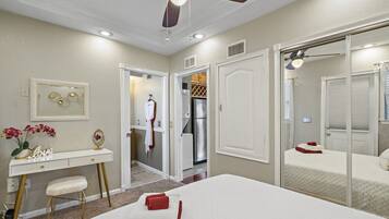 1 bedroom, desk, iron/ironing board, WiFi