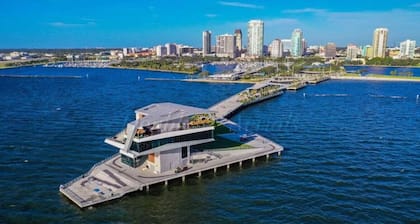 Romance in the City - 1 Bdrm Studio in Downtown!