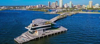 Romance in the City - 1 Bdrm Studio in Downtown!