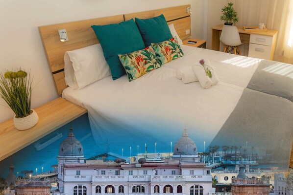 Desk, laptop workspace, soundproofing, free WiFi