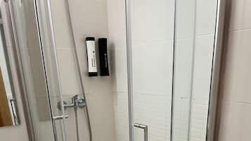 Een bureau, een laptopwerkplek, geluiddichte muren, gratis wifi