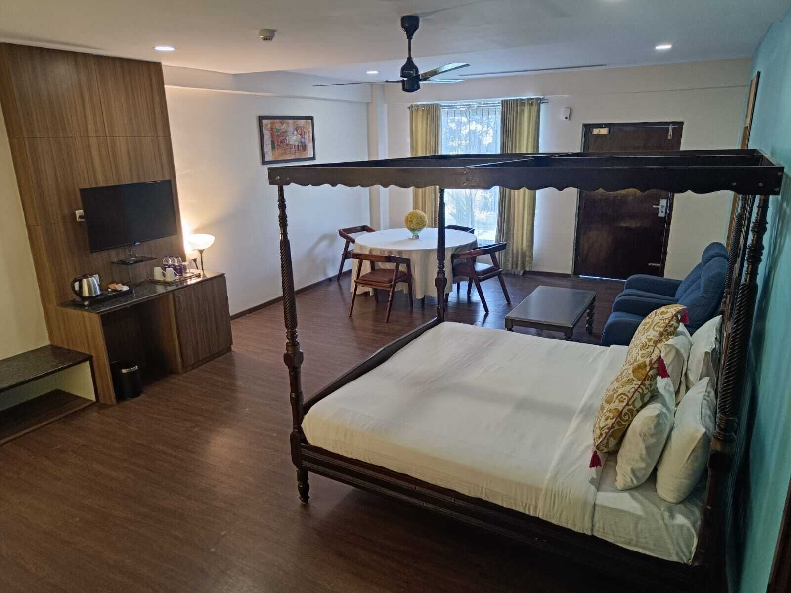 Suite de lujo | Ropa de cama de alta calidad, minibar, camas extra y wifi gratis 