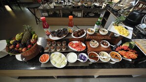 Frukostbuffé varje dag (INR 450 per person)