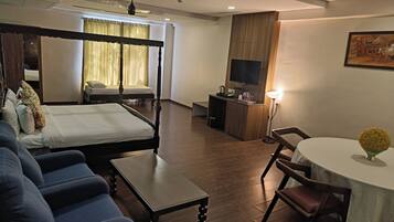 Luxury Suite | Premium bedding, minibar, rollaway beds, free WiFi