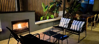 Luxe family-friendly 3BR home with pool close to beach