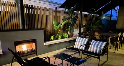 Luxe family-friendly 3BR home with pool close to beach