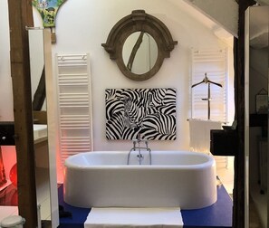 Shower, hair dryer, towels, soap - Atypical and charming Medieval house ! (Caylus)